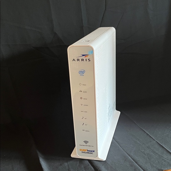 ARRIS White Modem-Router Combo SVG2482AC - Picture 1 of 6